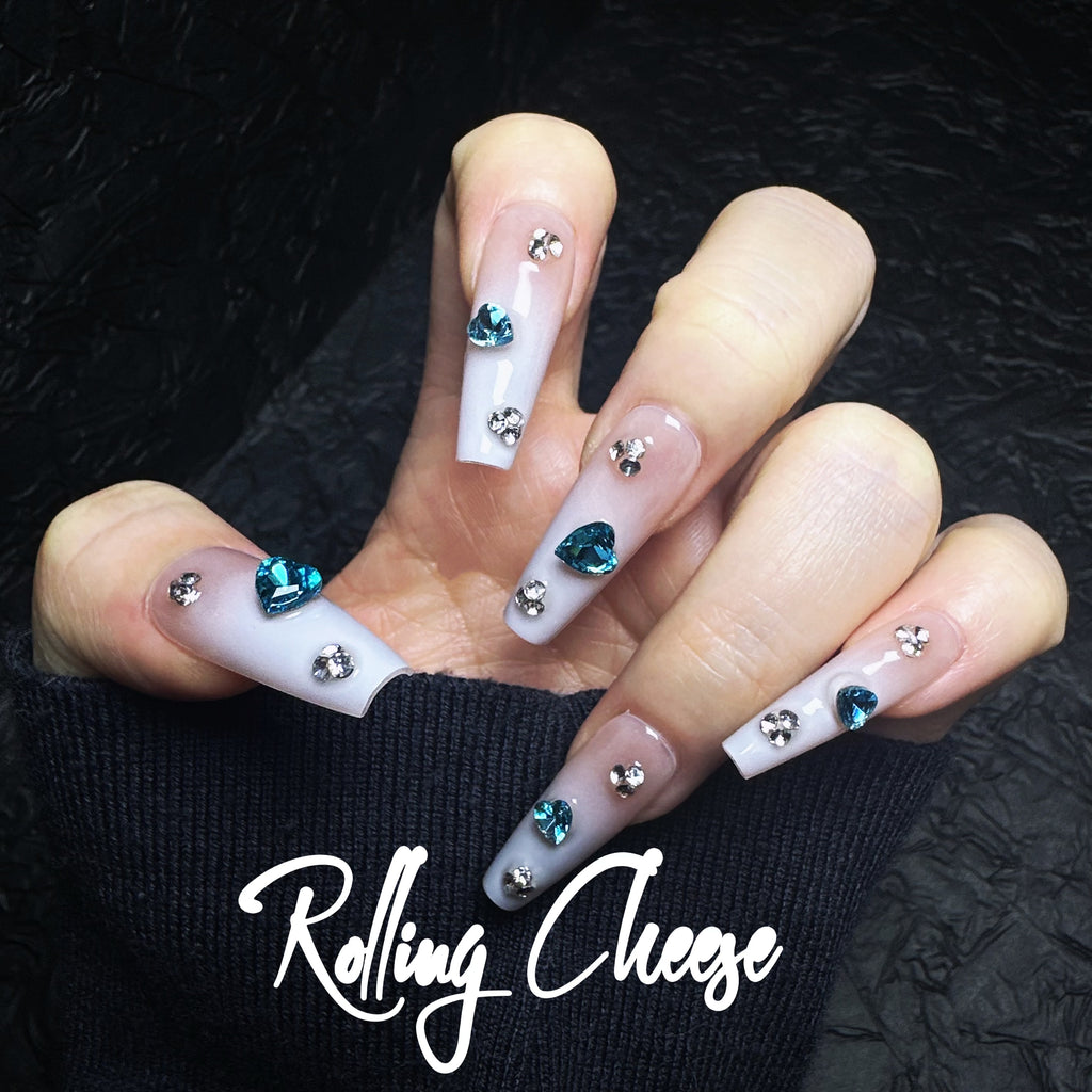 💖 Gemstone Heart Gradient Press-On Nails – Sparkle Your Love