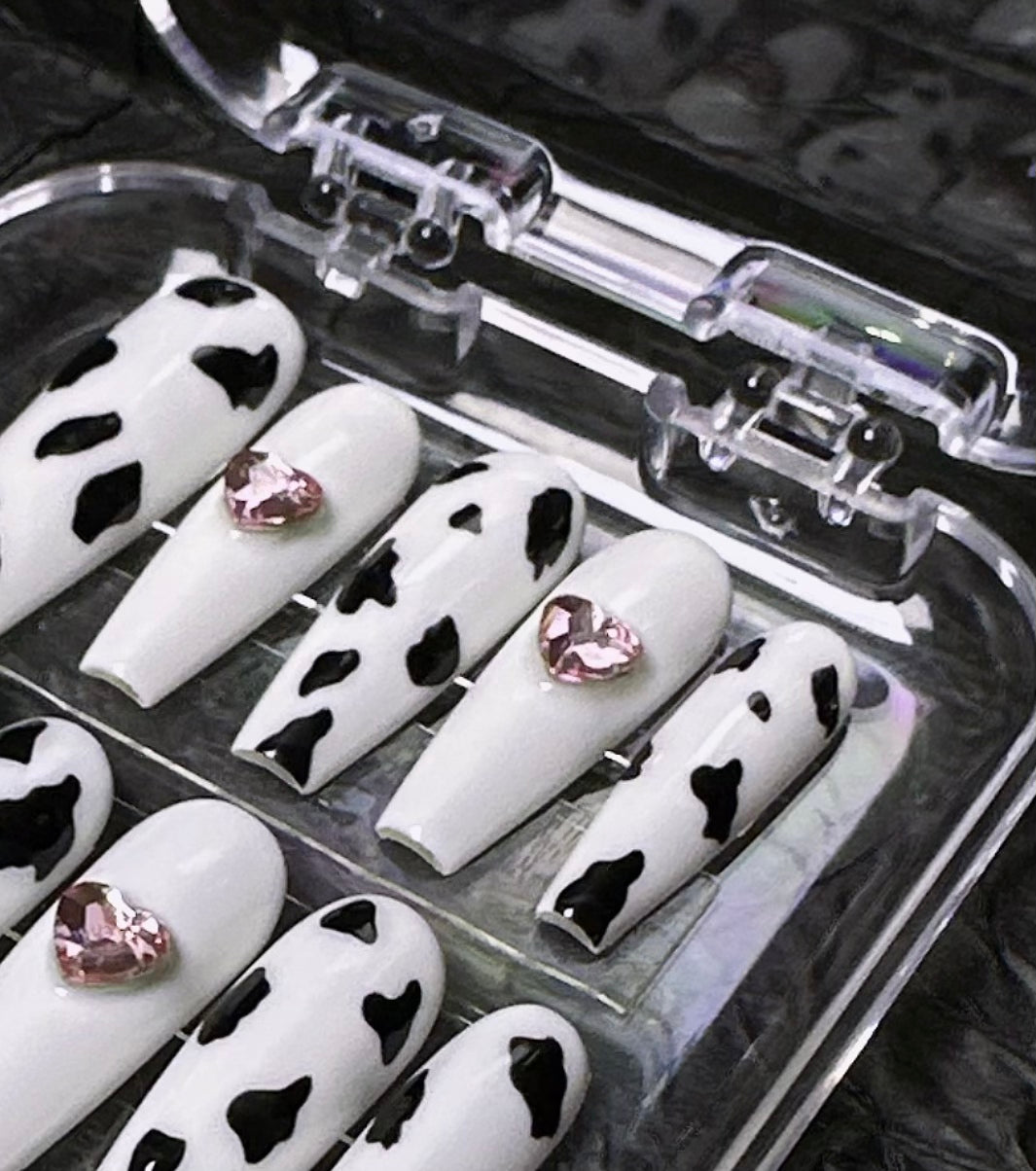 🐄 Cow Print Press-On Nails with Pink Heart Gems – Y2K Cute & Bold