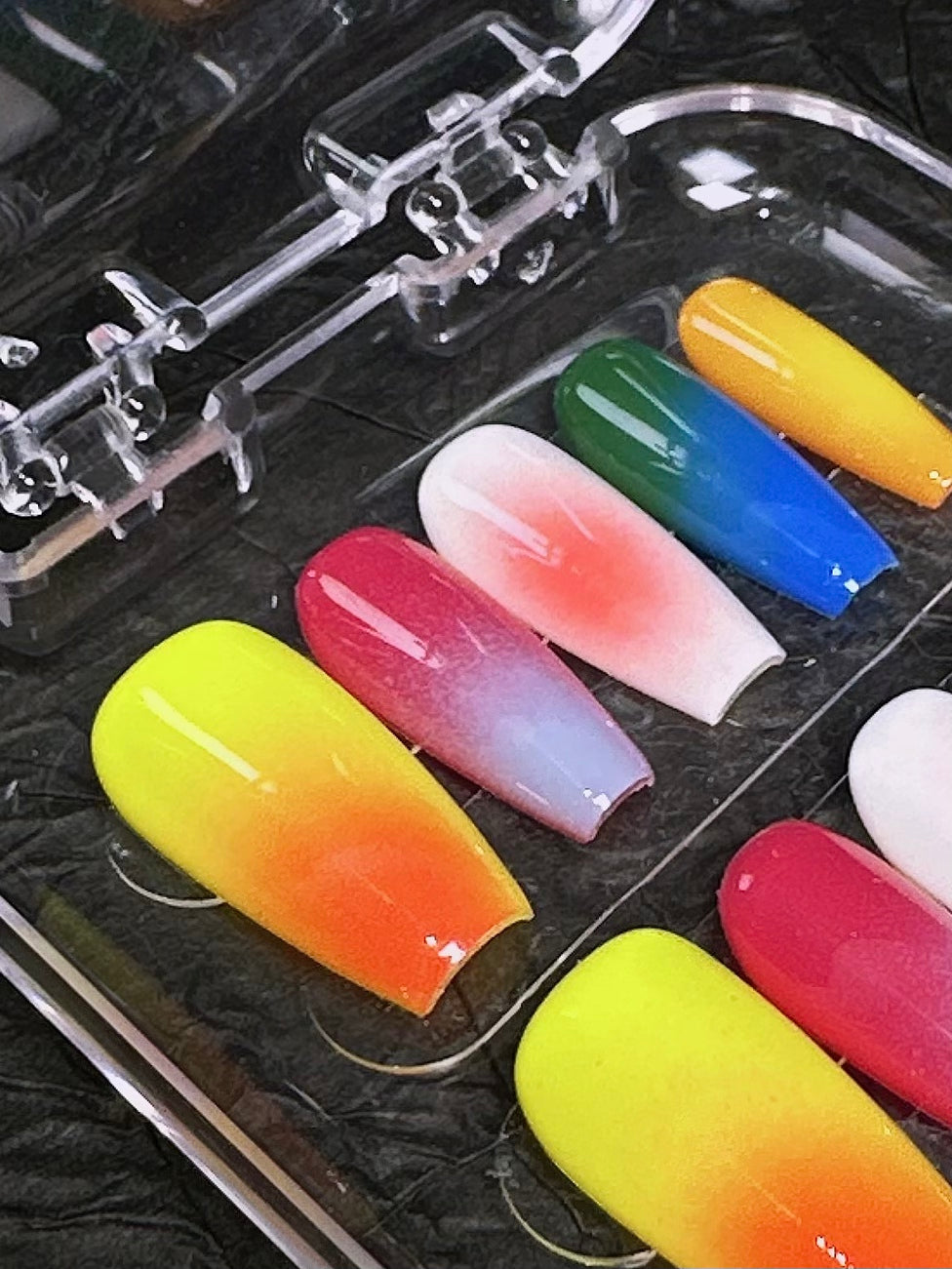 🦄 Color Pop Gradient Press-On Nails – Vibrant Ombre Rainbow Set 🌈