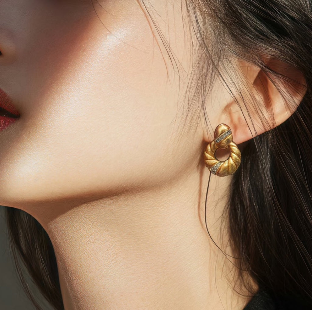 ✨ Vintage Twisted Gold Hoop Earrings with Rhinestone Accents