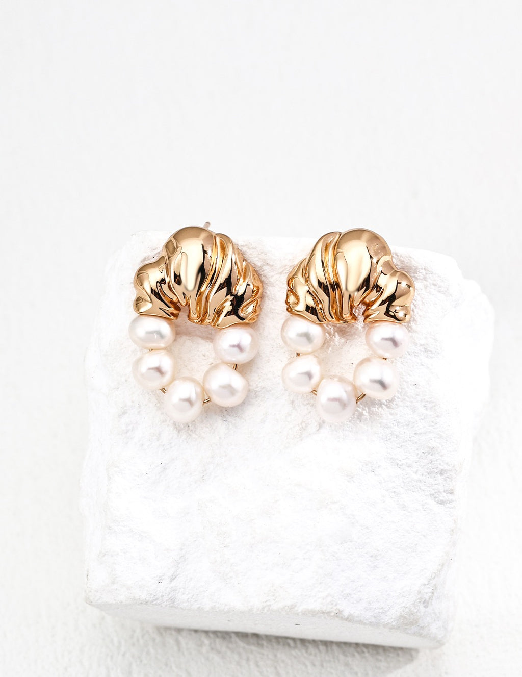 S925 Vintage Gold Pearl Earrings – Elegant Baroque Style with Natural Pearls