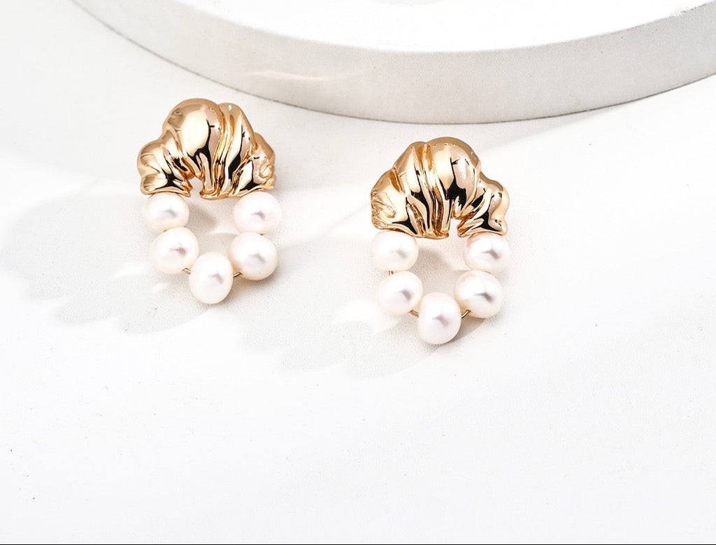 S925 Vintage Gold Pearl Earrings – Elegant Baroque Style with Natural Pearls