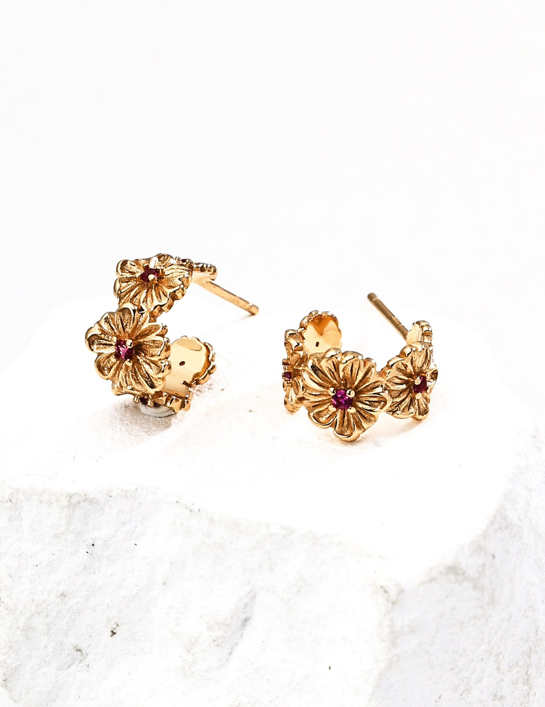 S925 Zircon Flower Hoop Earrings – Minimalist Silver & Vintage Gold Options