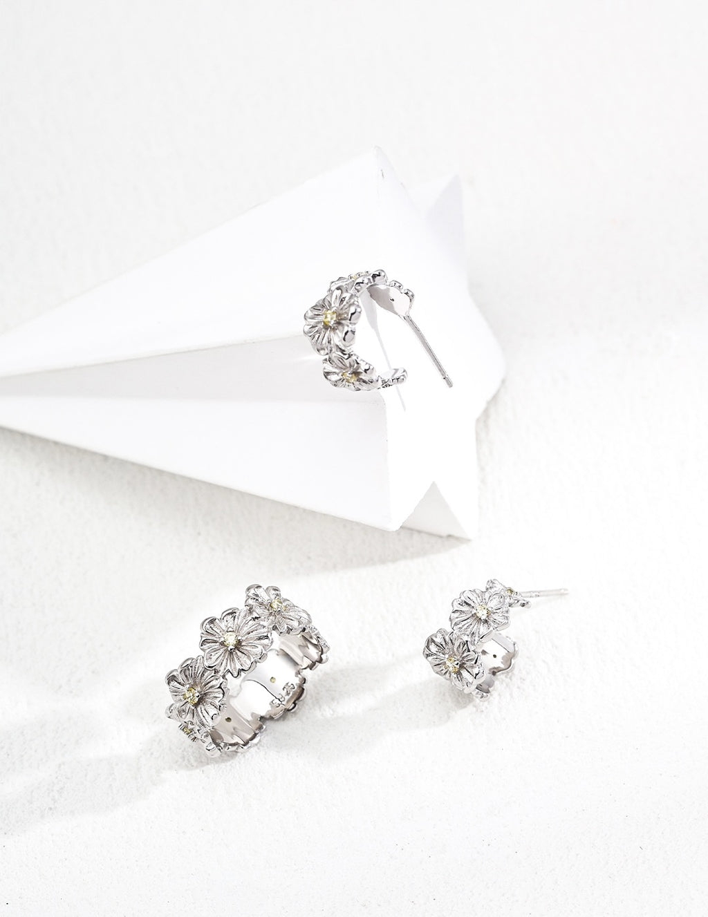 S925 Zircon Flower Hoop Earrings – Minimalist Silver & Vintage Gold Options