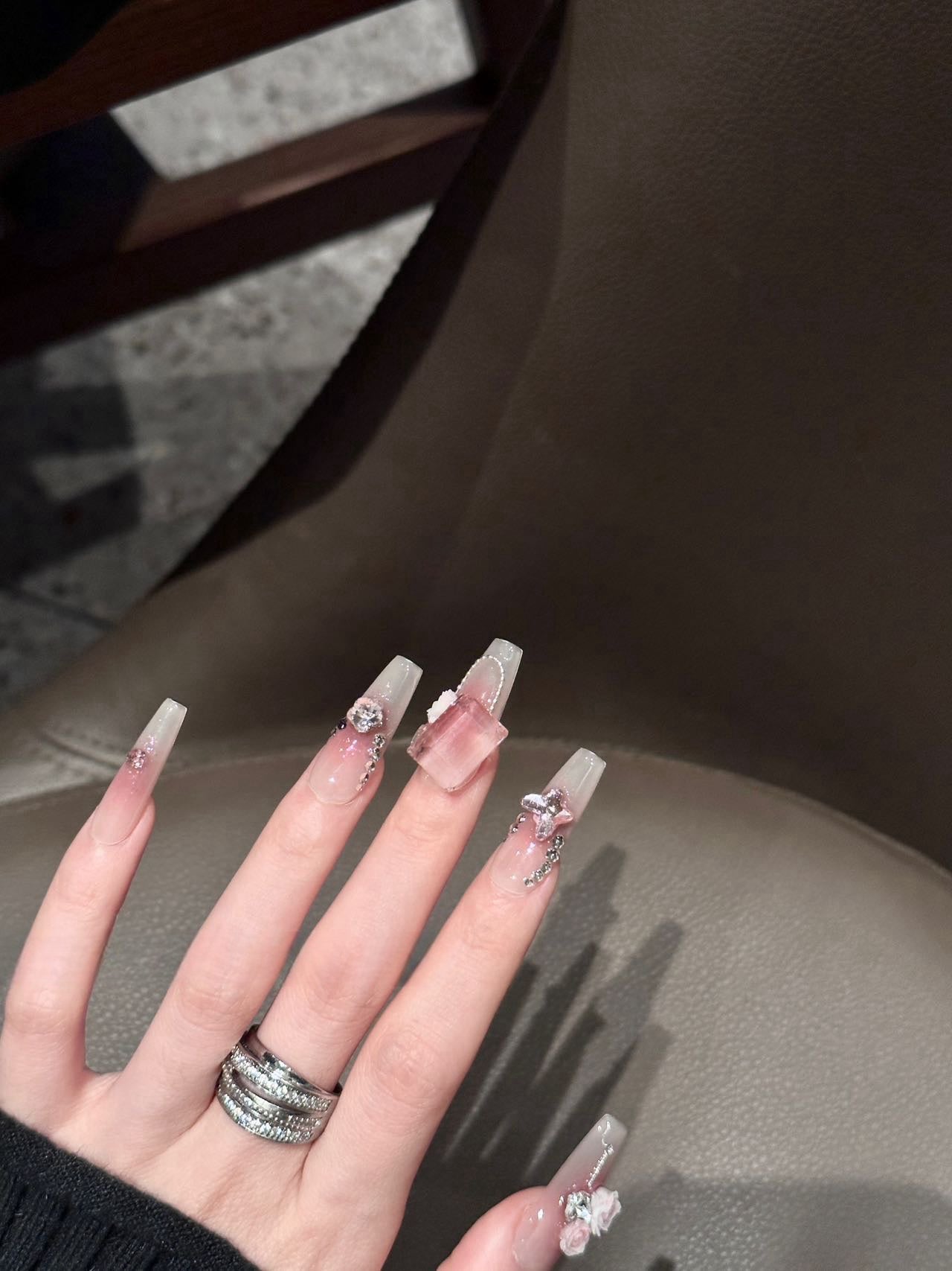 🌸 Rosy Romance Press-On Nails – 3D Flowers & Butterfly Crystals 💕