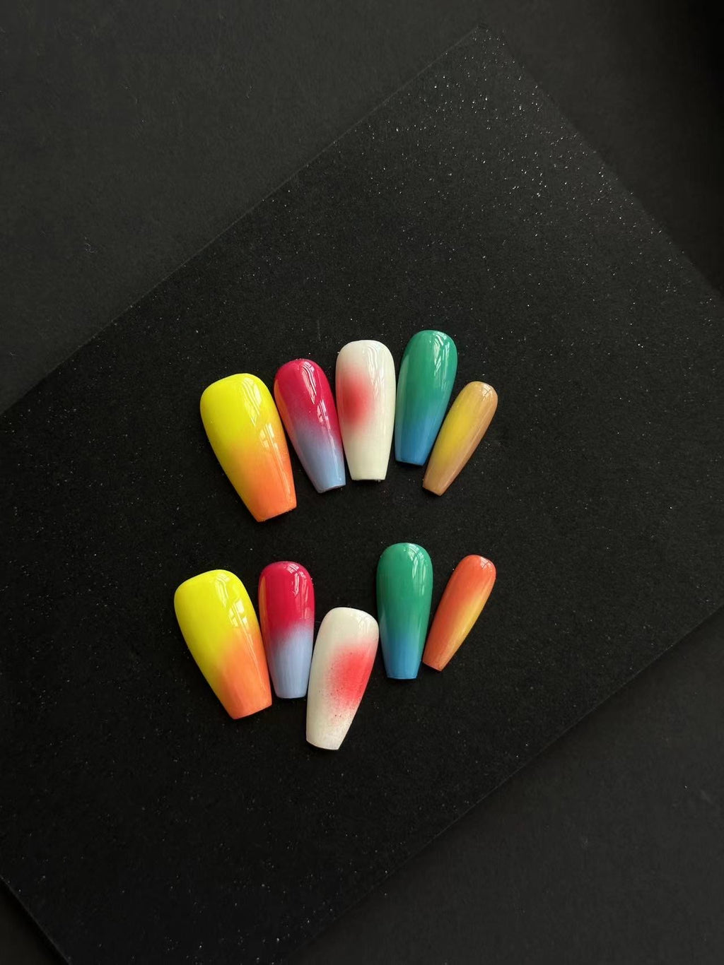 🦄 Color Pop Gradient Press-On Nails – Vibrant Ombre Rainbow Set 🌈