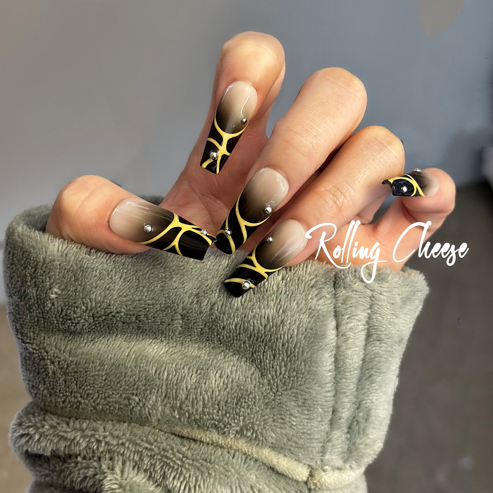 ⚡ Yellow-Black Strapped Gradient Nails – Edgy & Bold Statement Set