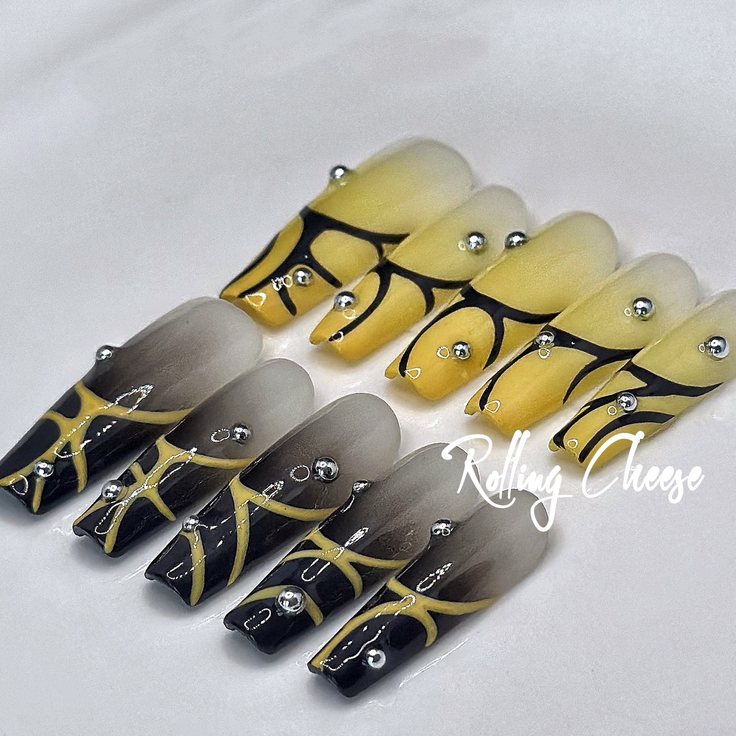 ⚡ Yellow-Black Strapped Gradient Nails – Edgy & Bold Statement Set